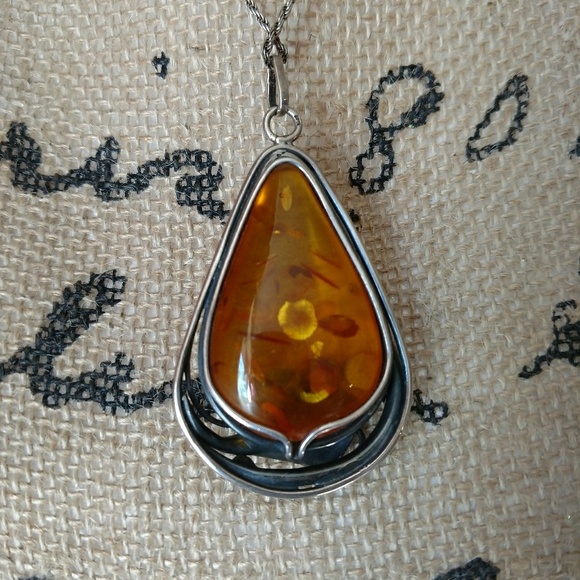 Teardrop Baltic Amber Pendant w/Silver Calla Lily - Picture 3 of 3